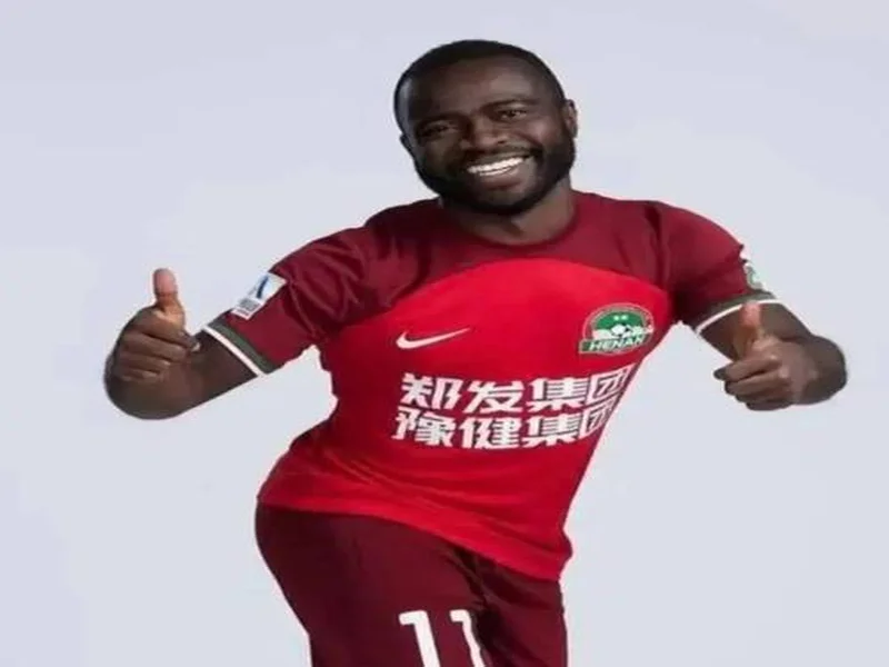 德转显示阿奇姆彭已经加盟大连英博，转会方式为自由转会